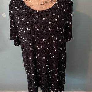 Amazon Essentials Women's Relaxed-Fit Short-Sleeve